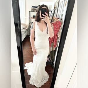 Theia couture wedding dress white lace sleeveless bridal gown keyhole train
